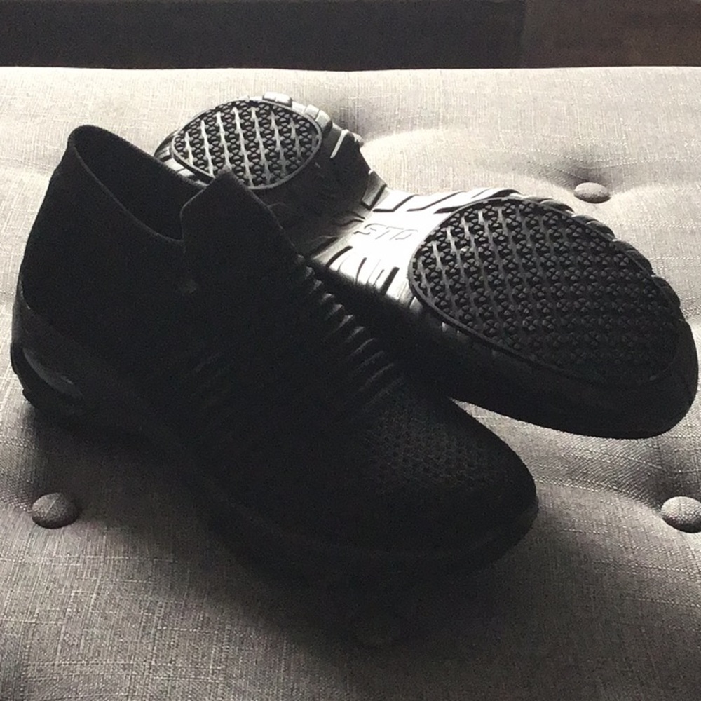 Woman’s non slip work shoes